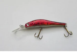 Diferença entre isca artificial e natural na pesca esportiva em rios e lagos brasileiros