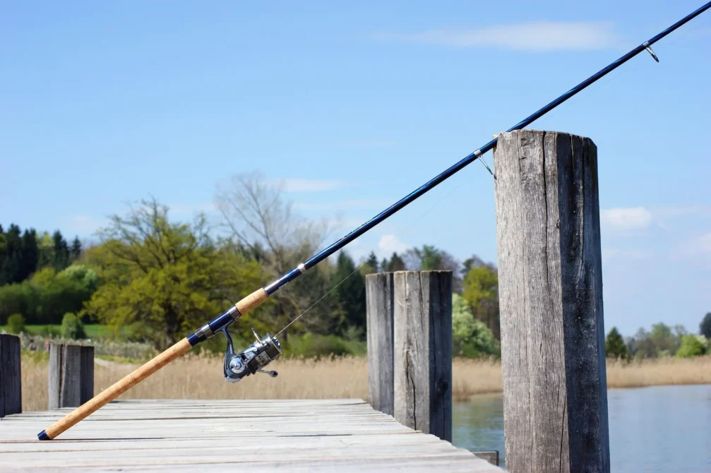 Pacotes de pesca baratos com equipamentos completos para pescaria esportiva em rios e lagos do Brasil