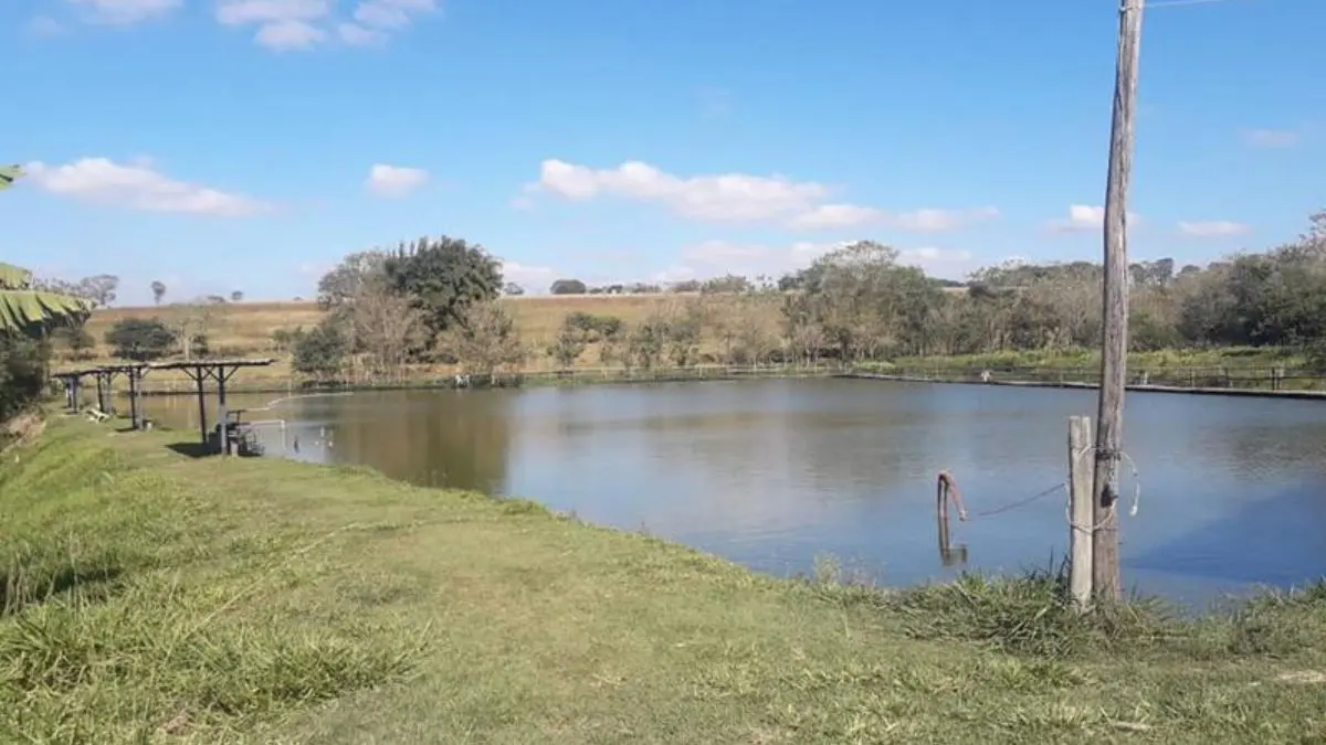 Pesqueiro no Mato Grosso com lago para pesca esportiva e estrutura para pescadores
