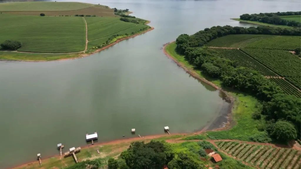 Grandes represas brasileiras conhecidas pela pesca de corvina de água doce