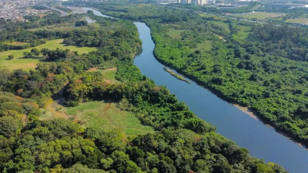 Trecho do Rio Tietê utilizado para pesca esportiva no interior paulista