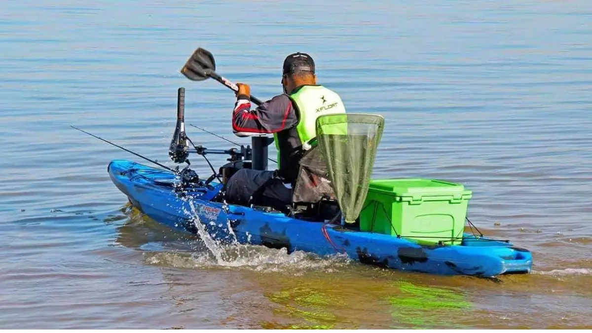 Top 8 melhores caiaques para pesca esportiva em rios e represas