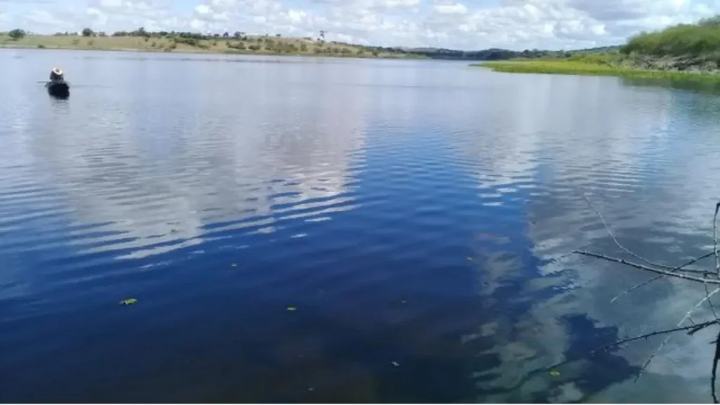 Pesca esportiva na Bahia: 10 destinos produtivos para grandes peixes. 3 Lago de Itaparica utilizado para pesca esportiva na Bahia.