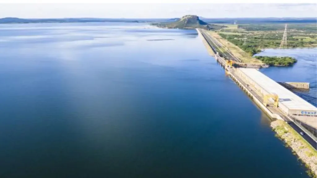 Pesca esportiva na Bahia: 10 destinos produtivos para grandes peixes. 4 Lago de Sobradinho utilizado para pesca esportiva de tucunarés.