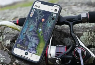 Aplicativo de GPS no celular usado para mapear pontos de pesca e encontrar pesqueiros.