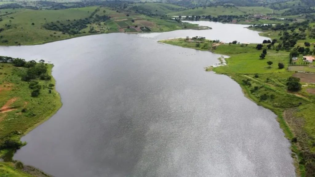 Barragem do DNOCS em Delmiro Gouveia, destino para pesca de tucunarés em Alagoas. 