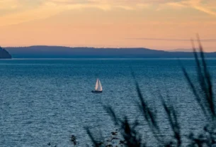 Bacia do Prata, com os rios Paraná, Paraguai e Uruguai, e ambientes de pesca de água doce.