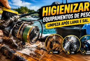 Higienização de equipamentos de pesca após contato com lama e água salgada.